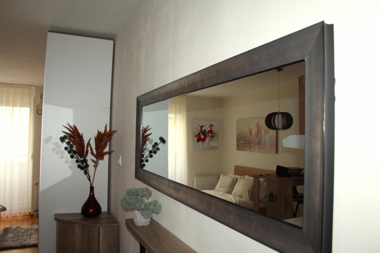 Downtown Apartment Нови Сад Екстериор снимка